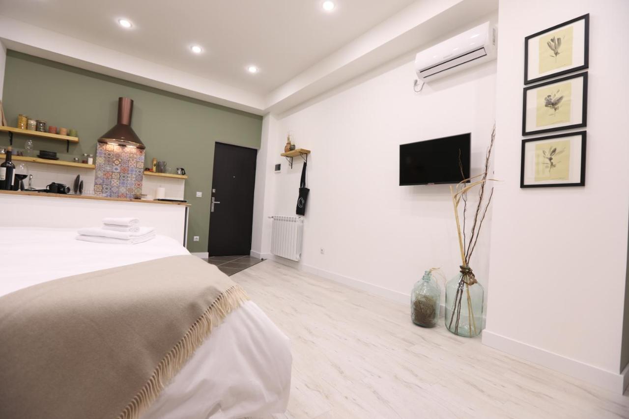 Hotelise I Bells-Of-Ireland Apartment Erivan Exterior foto
