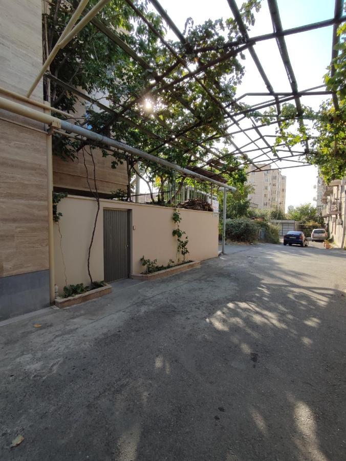 Hotelise I Bells-Of-Ireland Apartment Erivan Exterior foto