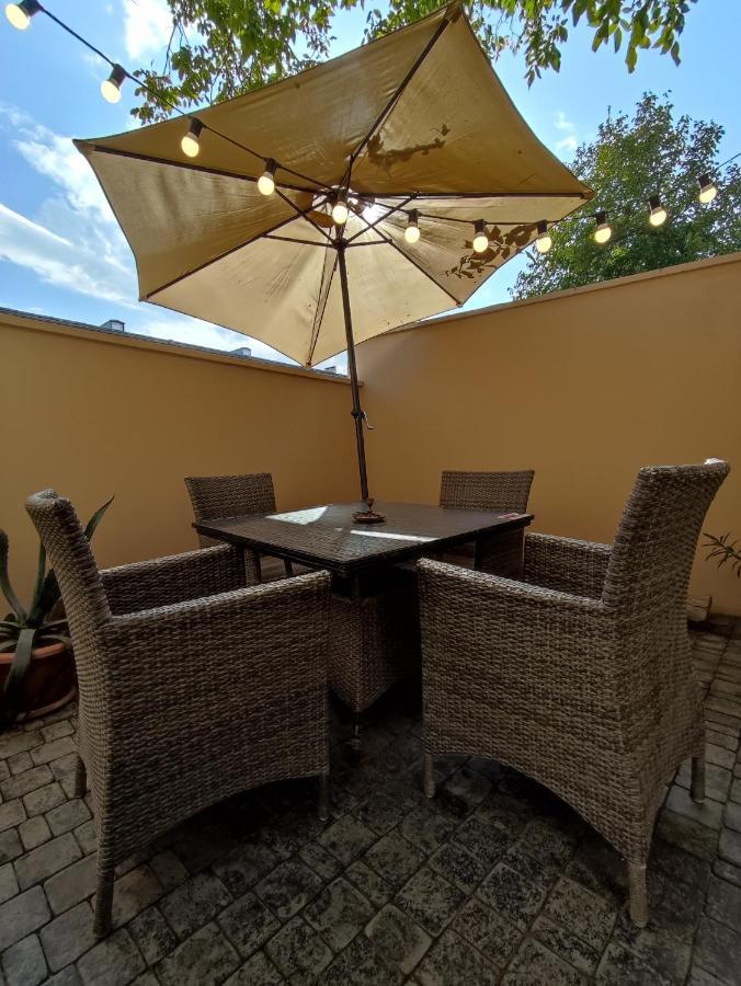 Hotelise I Bells-Of-Ireland Apartment Erivan Exterior foto